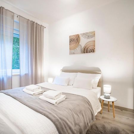 רייקה Studio Apartman Lena מראה חיצוני תמונה